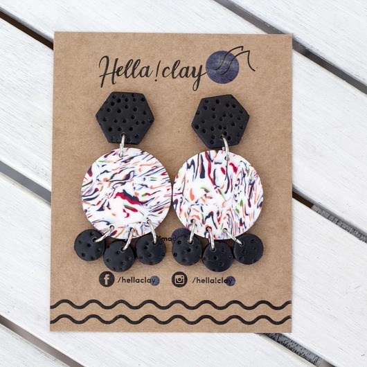 Kolczyki handmade biały melanż z czernią Hellaclay