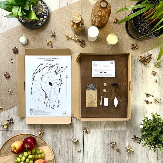 Ozdoby na ścianę String Art BOX LED Zestaw DIY