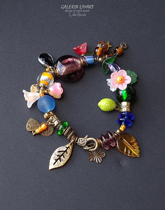 bransoletki ze szkła Lato tuż tuż. Urocza bransoletka kwiatowa w stylu boho handmade
