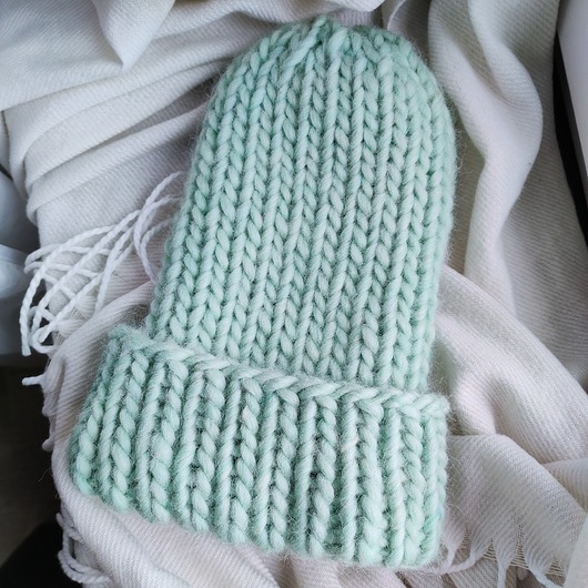 czapki damskie Wełniana czapka na drutach WOOLLY miętowa