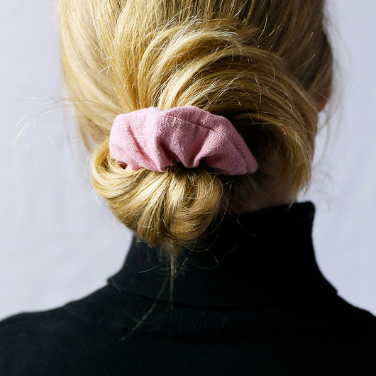 Lniana gumka do włosów / scrunchie/ różowa Lensen