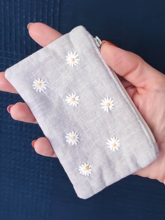 kosmetyczki Mini saszetka haftowana stokrotki