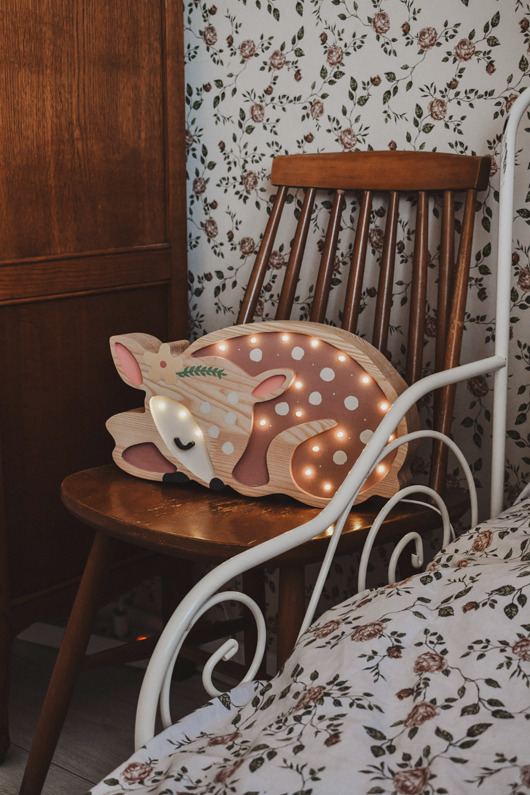 lampy do pokoju dziecka Drewniana lampka Sarenka