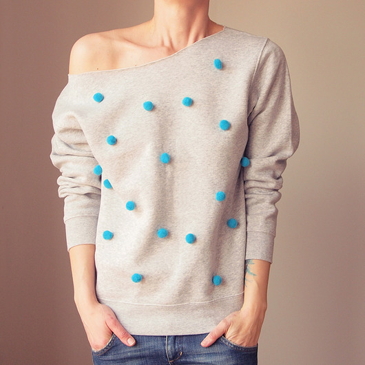 Bluza z pomponami Wybierz kolor S-XXL Z ONE MUG A DAY
