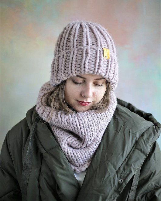 czapki damskie WOOLY Komplet wełniana czapka i komin pudrowy róż