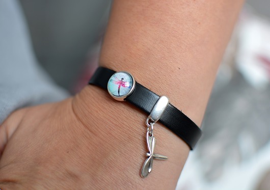BRANSOLETKA SKÓRA UNO DRAGONFLY CHARMS  black Beezoo