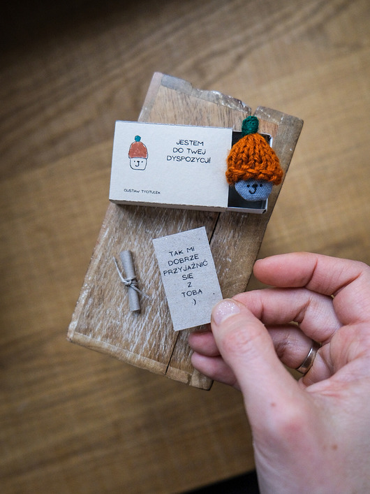kartki scrapbooking Miła kartka życzliwości  - GUSTAW tyciTulek - dobrze przyjaźnić się z T.