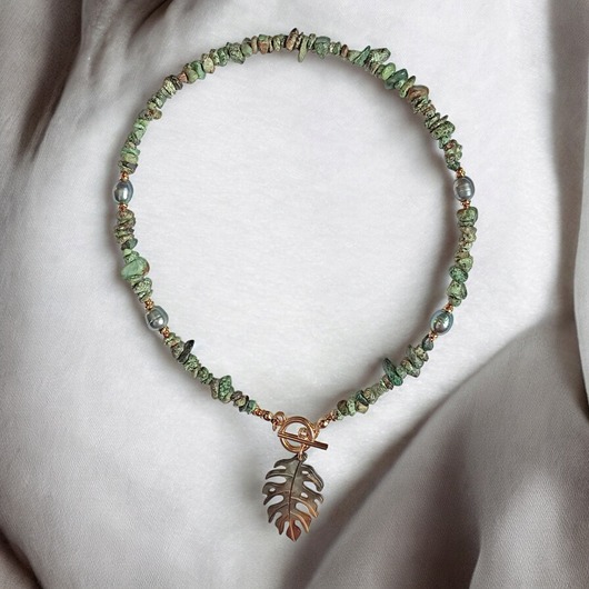 naszyjniki - inne Monstera, turkus afrykański, perły : naszyjnik