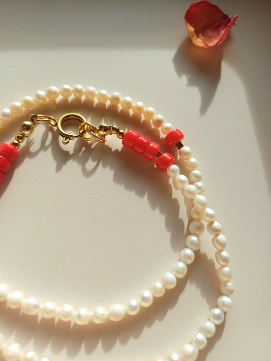 naszyjniki - inne Naszyjnik z pereł naturalnych i koralem