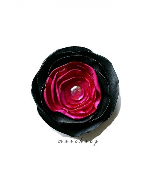 Black fuchsia Manufaktura broszki