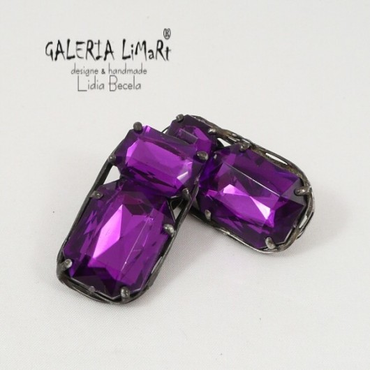 Rock, glamour, kryształowa magenta w uchu Galeria Limart