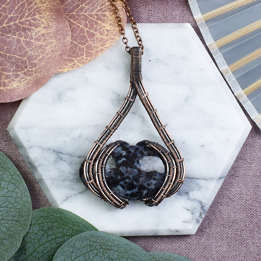wisiory Miedziany wisiorek wire wrapping z jaspisem Garboo #528
