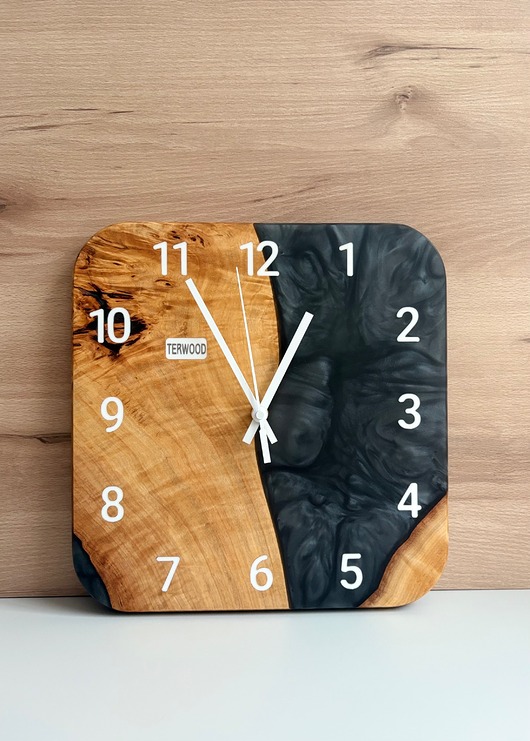 zegary Zegar ścienny 30 cm z topoli i czarnej żywicy epoksydowej