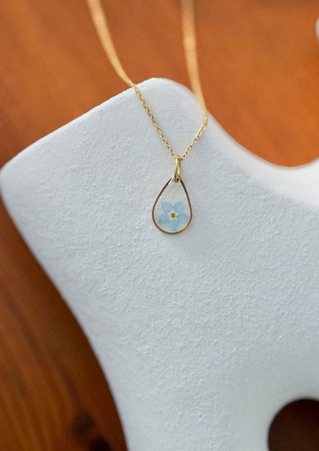 złote naszyjniki Naszyjnik z niezapominajkami