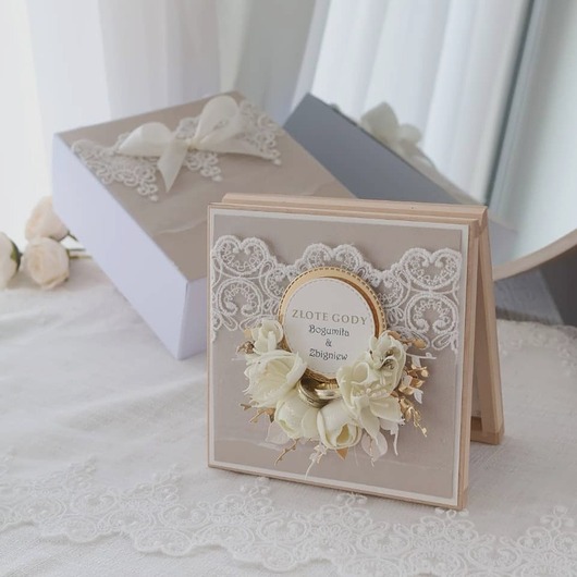 kartki scrapbooking Prezent na Złote Gody - kartka na 50 rocznicę ślubu z torebką