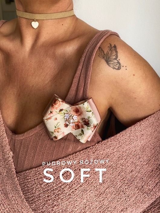 broszki Brosza z kolekcji SOFT z satynowymi wstążkami kwiatowymi New