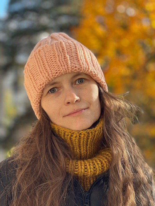 czapki damskie Buran - zimowa czapka z wełny peruwiańskiej jasna brzoskwinia