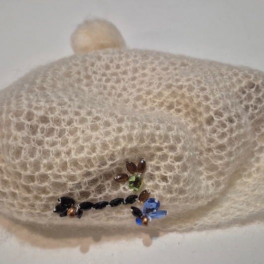 czapki damskie Unikatowy beret  z cieniowanej włóczki moherowej.