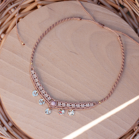 kolie Naszyjnik Makrama. Naszyjnik makramowy z Opalem. Pleciony naszyjnik.