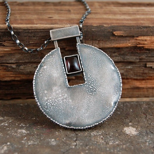 wisiory Granat okazały wisior