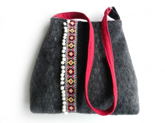 Borba - Wooly z broszką borba design