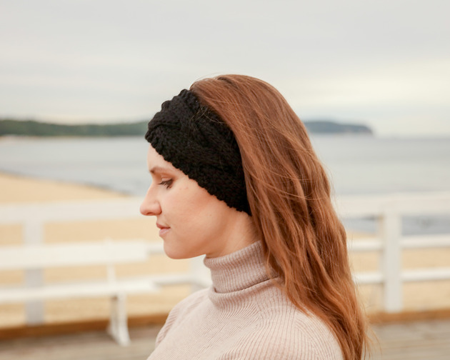 opaski do włosów Czarna wełniana opaska w warkocze