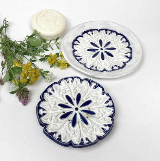 Mydelniczka i spodeczek "White flower" Ceramystiq