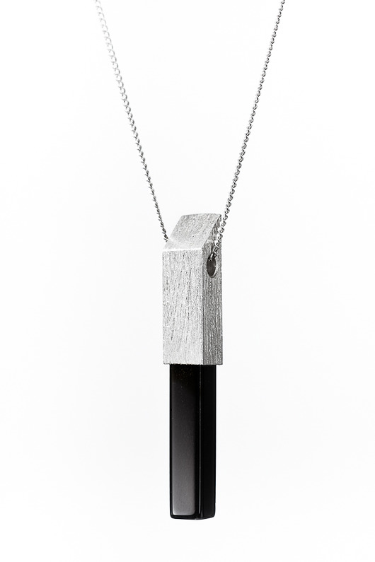 wisiory Wisiorek krótki z kolekcji EDGY/ SILVER/onyx
