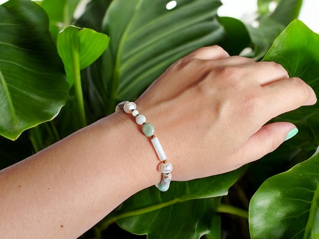 bransoletki z kamieni naturalnych Bransoletka wakacyjna : perły , muszla, amazonit, jaspis cesarski :: light