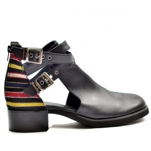 City Vibes Cutout Boots MERAKI