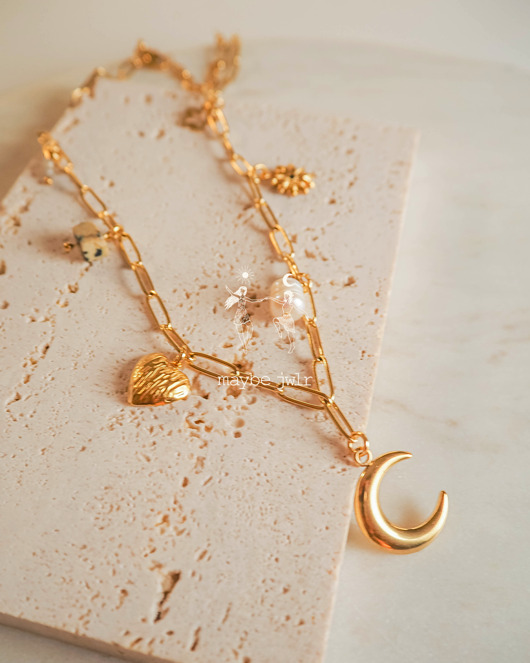 chokery Naszyjnik z zawieszkami charms