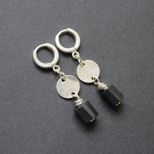 kolczyki z kamieniami Kolczyki Węgielki Fado