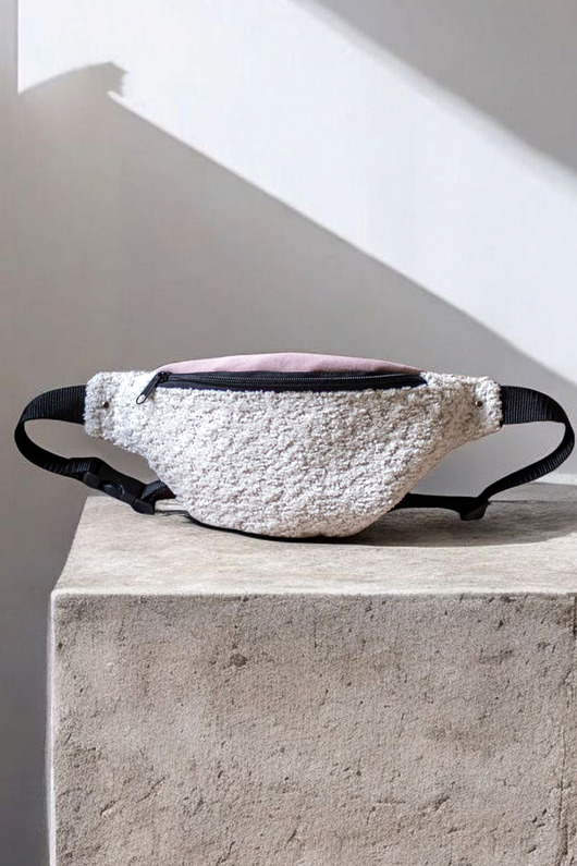 saszetka nerka Nerka L baranek pudrowa klapa