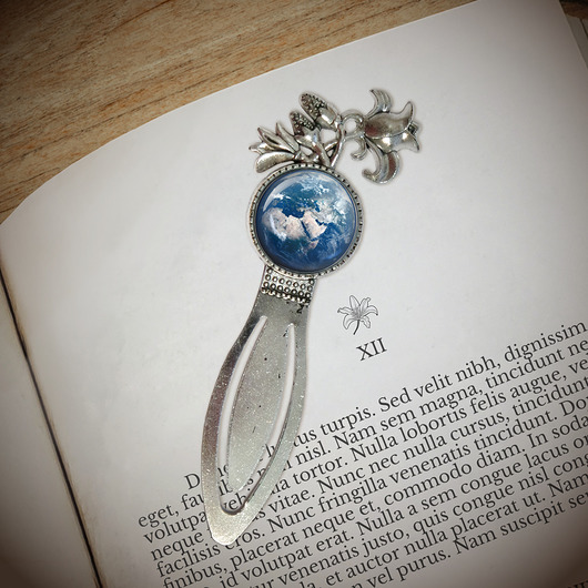 zakładki do książek Zakładka do książki - Ziemia - lilia