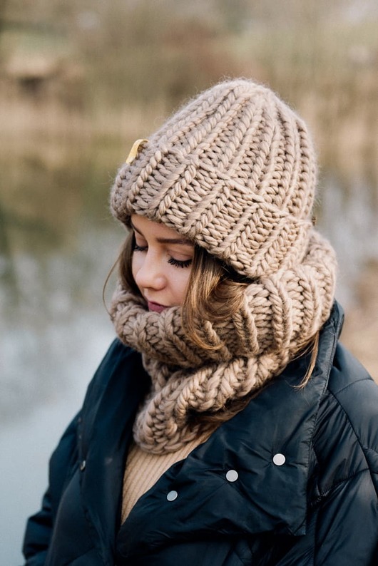 czapki damskie Peruvian WOOLY- komplet zimowy czapka i komin- toffi