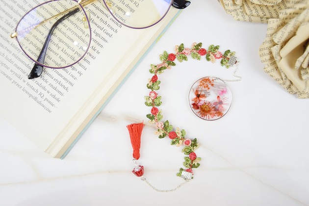 zakładki do książek Zakładka Zaklęty ogród 18