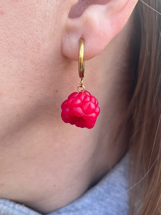 kolczyki z masy plastycznej Kolczyki z maliną. Polimerowa glina. Handmade Polska