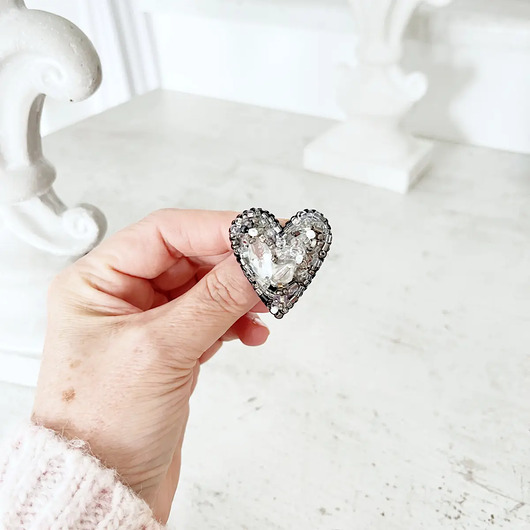 broszki Broszka mini SERCE 12 ręcznie haftowana przypinka miłość