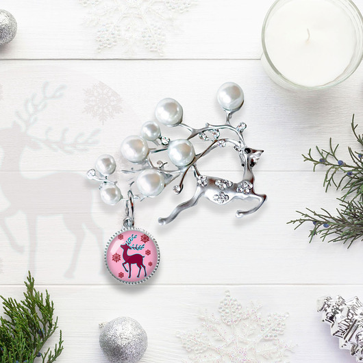 broszki BROSZKA Z PERŁAMI I małą zawieszką