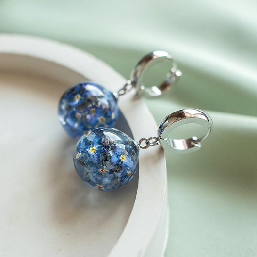 kolczyki z żywicy Kolczyki z niezapominajkami