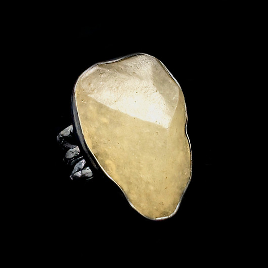 pierścionki srebrne Pierścionek pustynne szkło libijskie