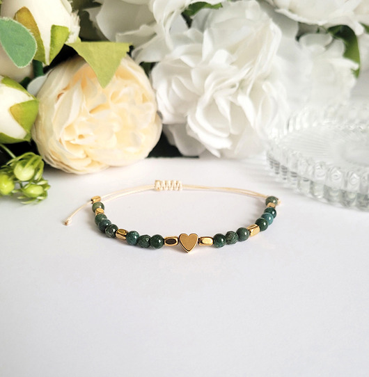 bransoletki z kamieni naturalnych Delikatna bransoletka z serduszkiem na pozbycie się negatywnych emocji
