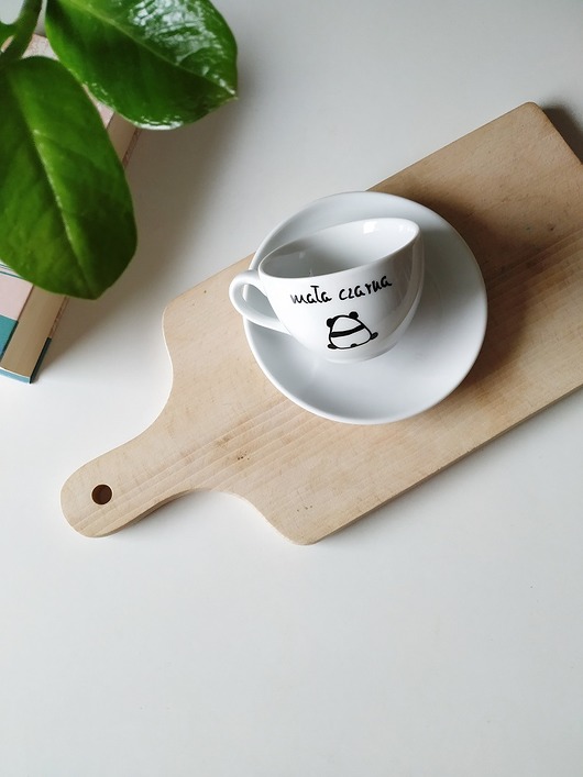 mała czarna filiżanka + spodek z pandą MUKI design
