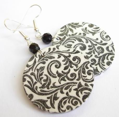 Czarny ornament Iris Szarooka