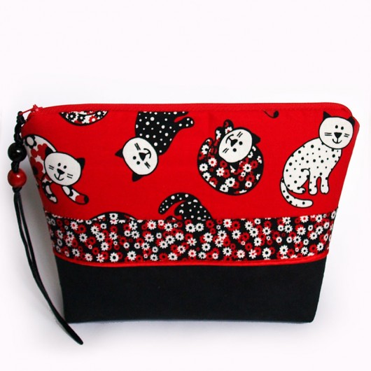 kosmetyczka - black&red&white KOCIAKI L MOONAXA