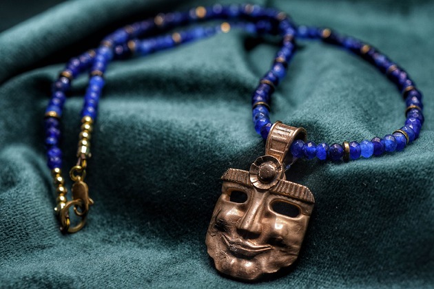 naszyjniki - inne "Słońce przywdziałem" - Naszyjnik z brązu na na naturalnych kamieniach