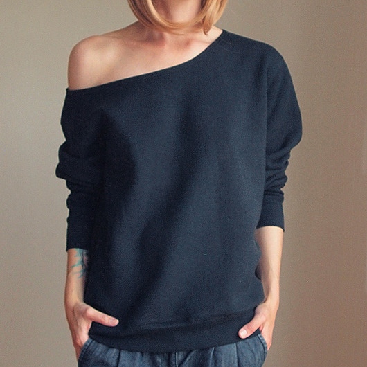 Asymetryczny Dekolt Oversize Czarna Max S-XXL ONE MUG A DAY