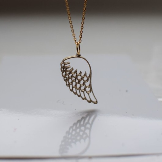 Skrzydła drewniany naszyjnik złoty i czarny iziartwear