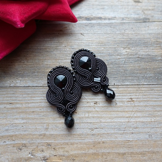 Czarne  kolczyki soutache Mró Soutache