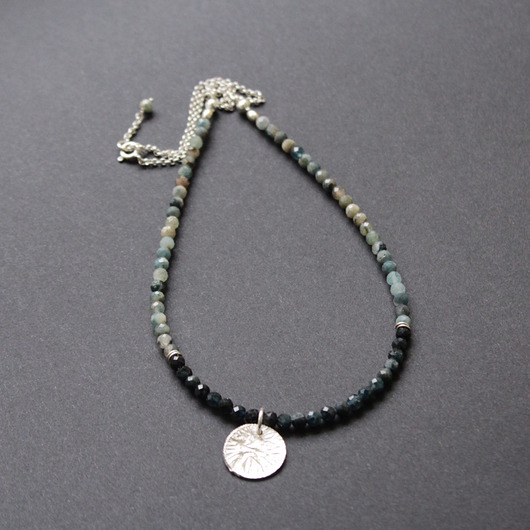 srebrne naszyjniki Naszyjnica z niebieskimi turmalinami